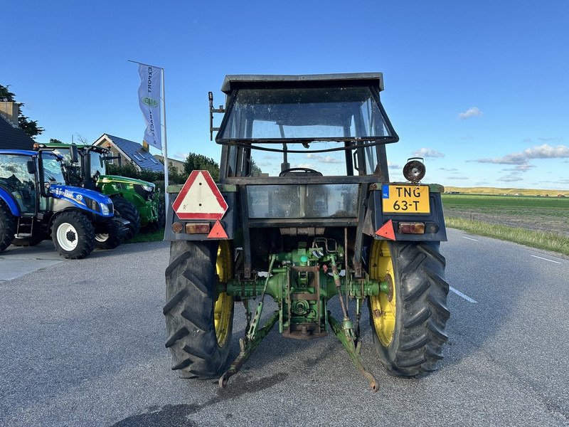 Tracteur agricole John Deere 2030