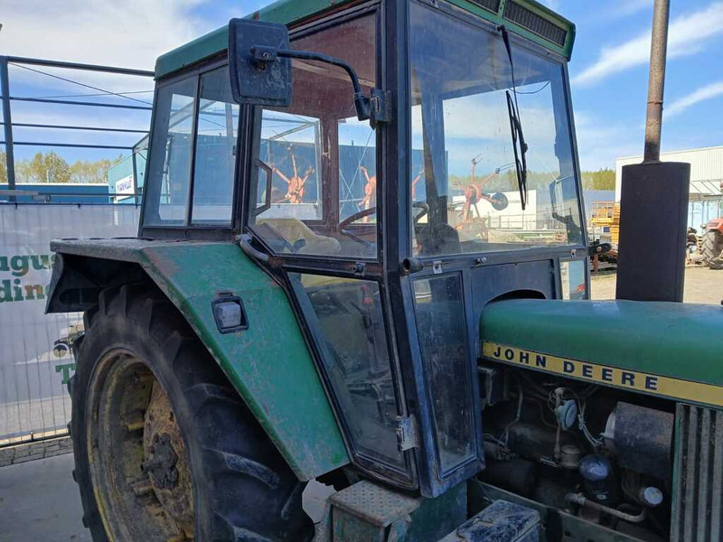 Tracteur agricole John Deere 2030 VCE
