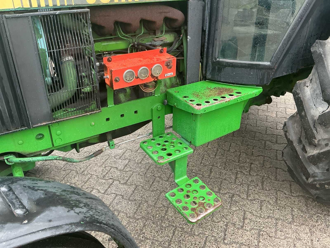 Tracteur agricole John Deere 2250