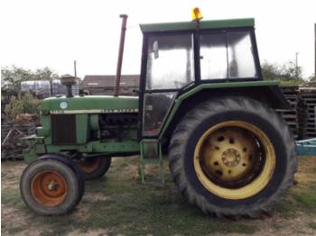 Tracteur agricole John Deere 3130