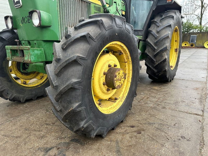 Tracteur agricole John Deere 3640 Frontloader & Complete new clutch