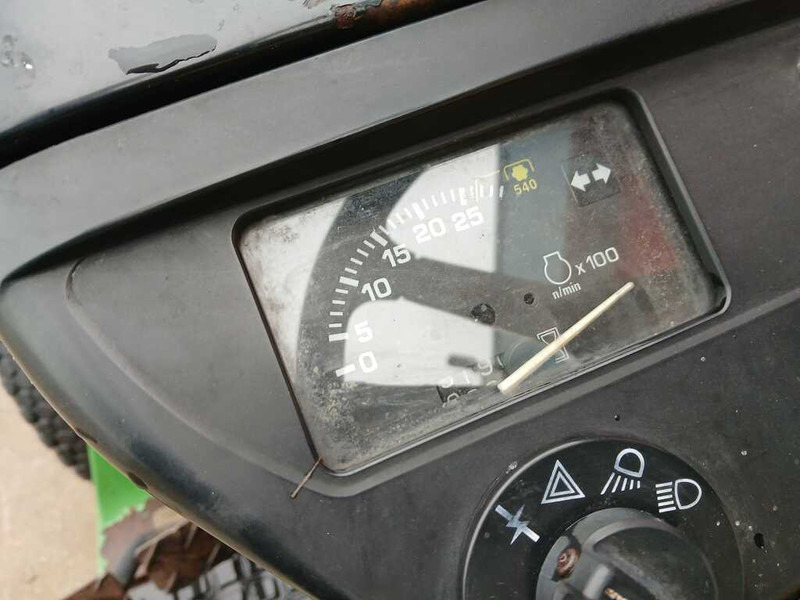 Tracteur agricole John Deere 4100