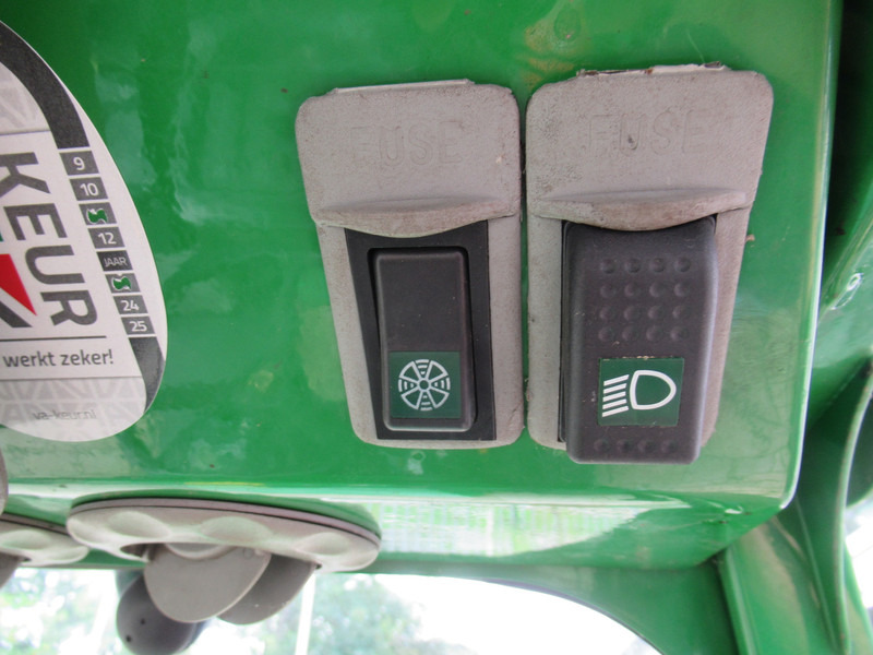 Tracteur agricole John Deere 4110 4WD 4x4 Hydrostaat Cabine