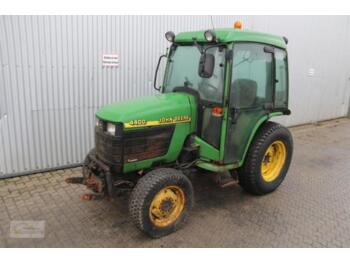 Tracteur agricole John Deere 4400