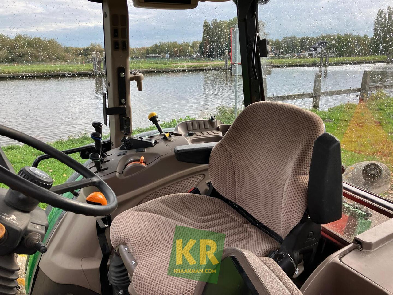 Tracteur agricole John Deere 5085M