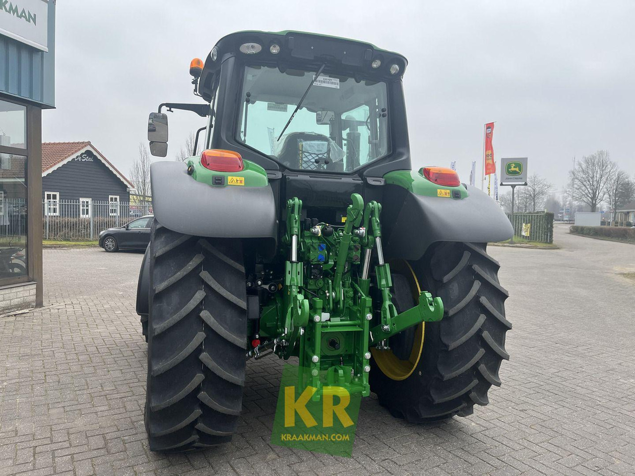 Tracteur agricole John Deere 6100M