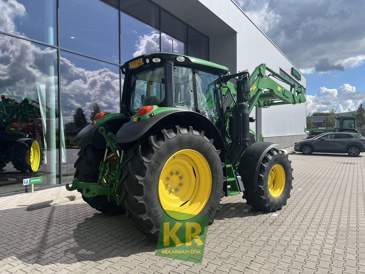 Tracteur agricole John Deere 6100M