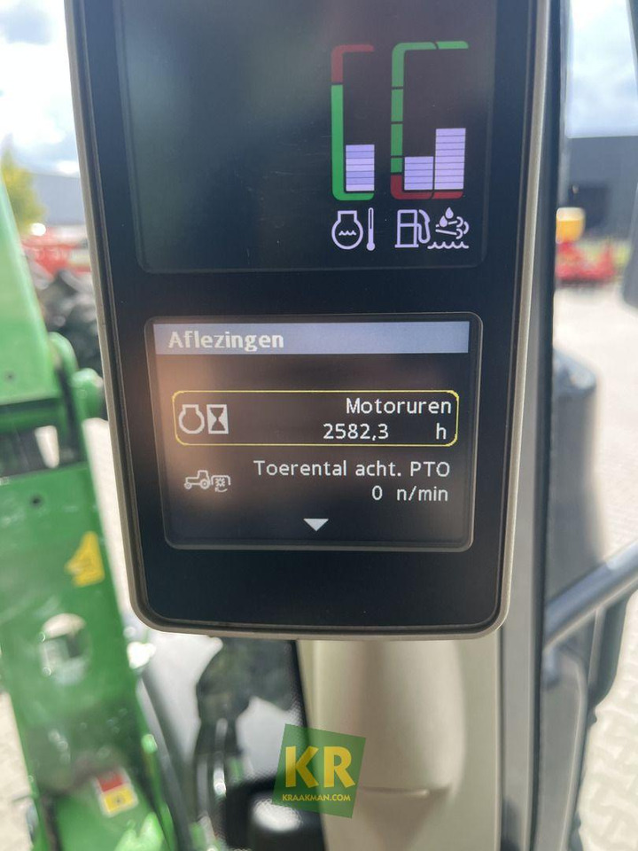 Tracteur agricole John Deere 6100M