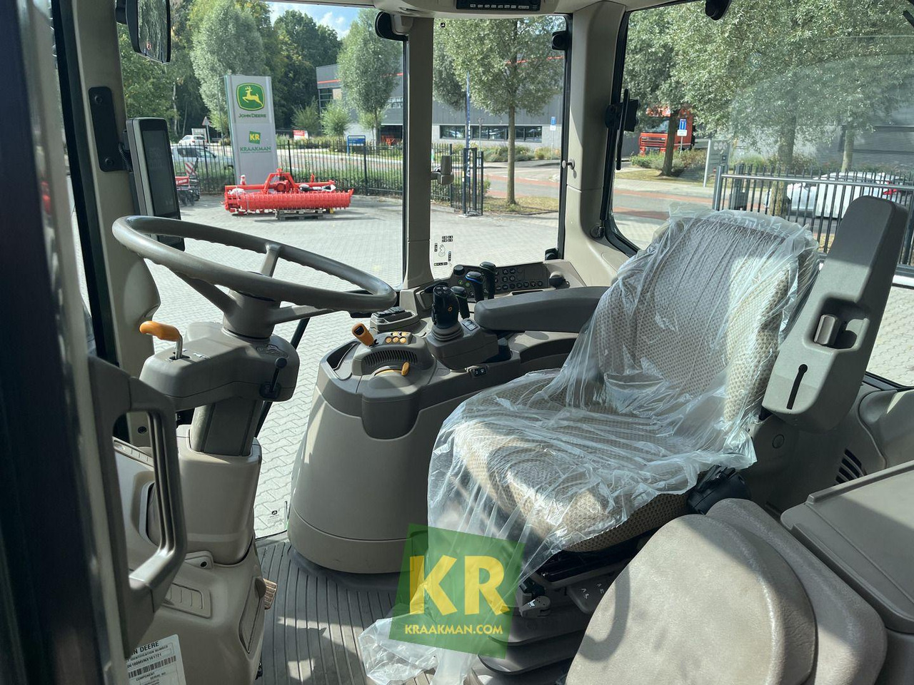 Tracteur agricole John Deere 6100M