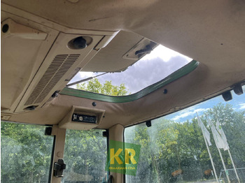 Tracteur agricole John Deere 6110 