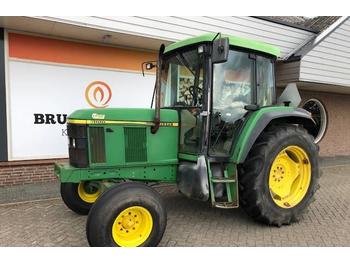 Tracteur agricole John Deere 6110 2wd