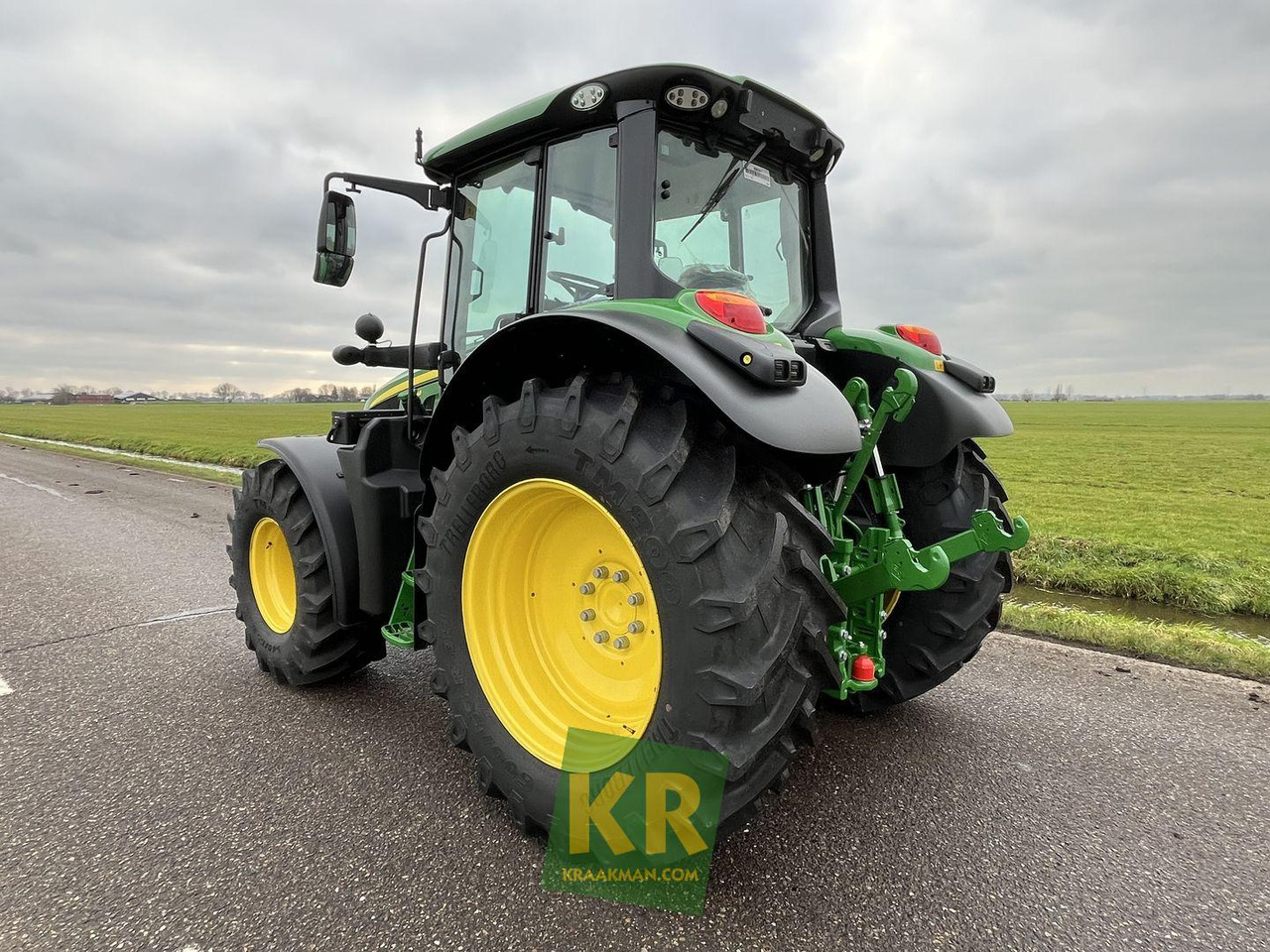 Tracteur agricole John Deere 6120M