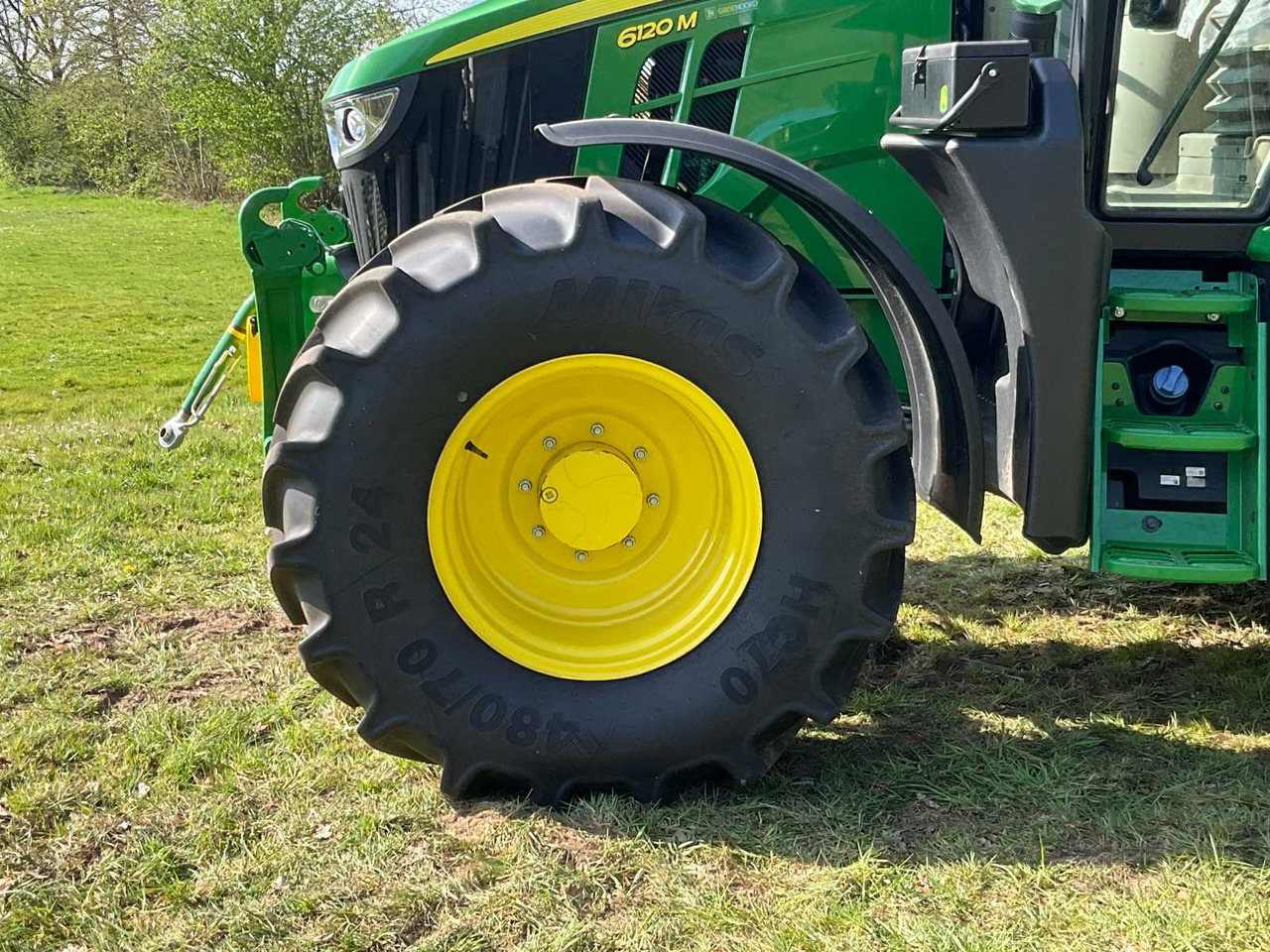 Tracteur agricole John Deere 6120M