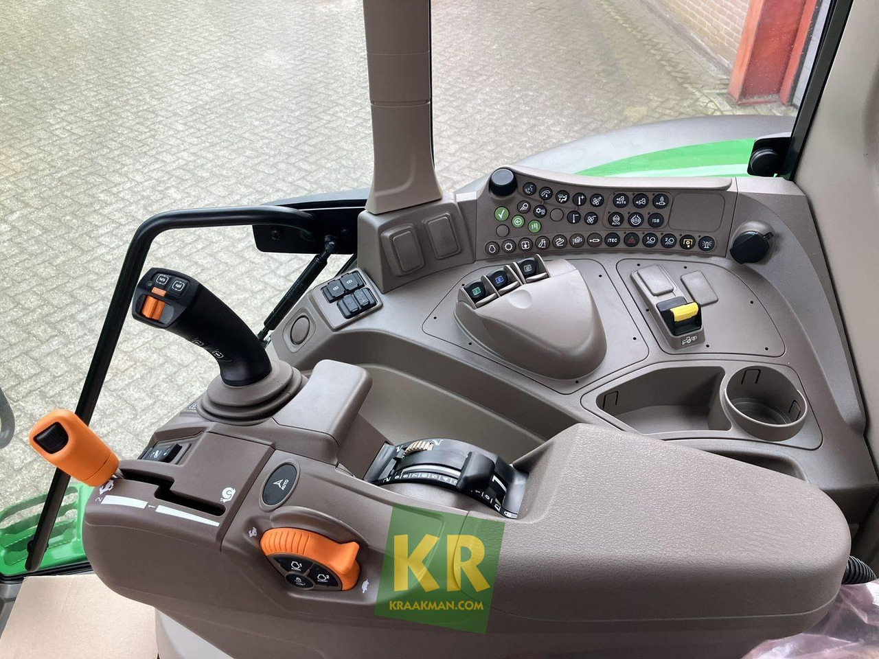 Tracteur agricole John Deere 6140M