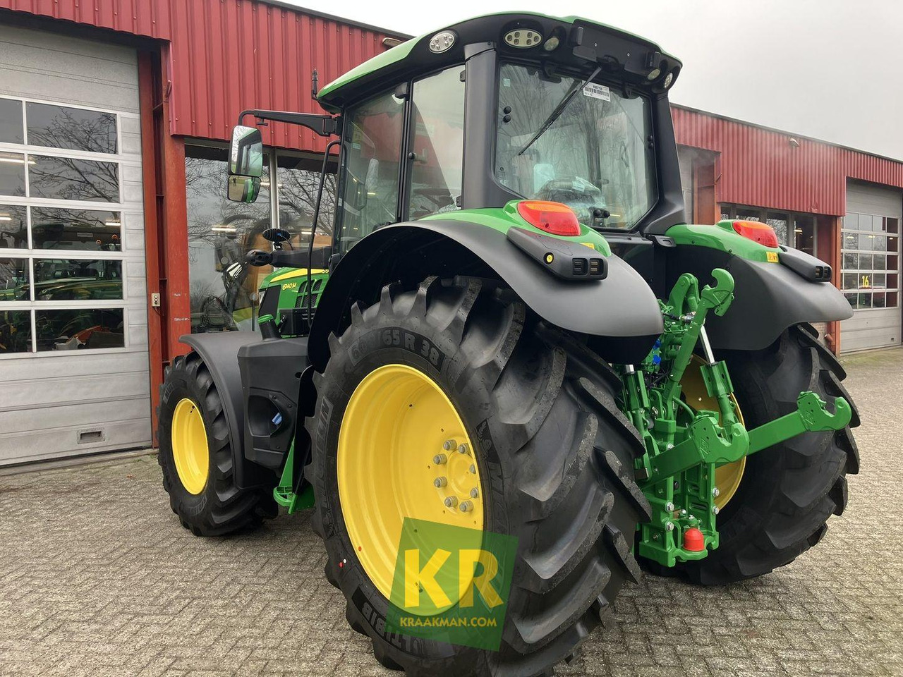Tracteur agricole John Deere 6140M