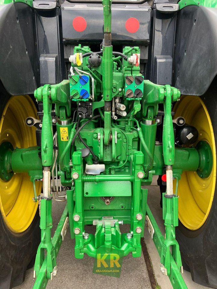 Tracteur agricole John Deere 6155M