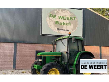 Tracteur agricole John Deere 6200