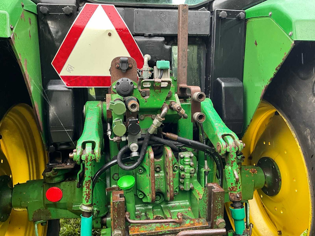 Tracteur agricole John Deere 6200