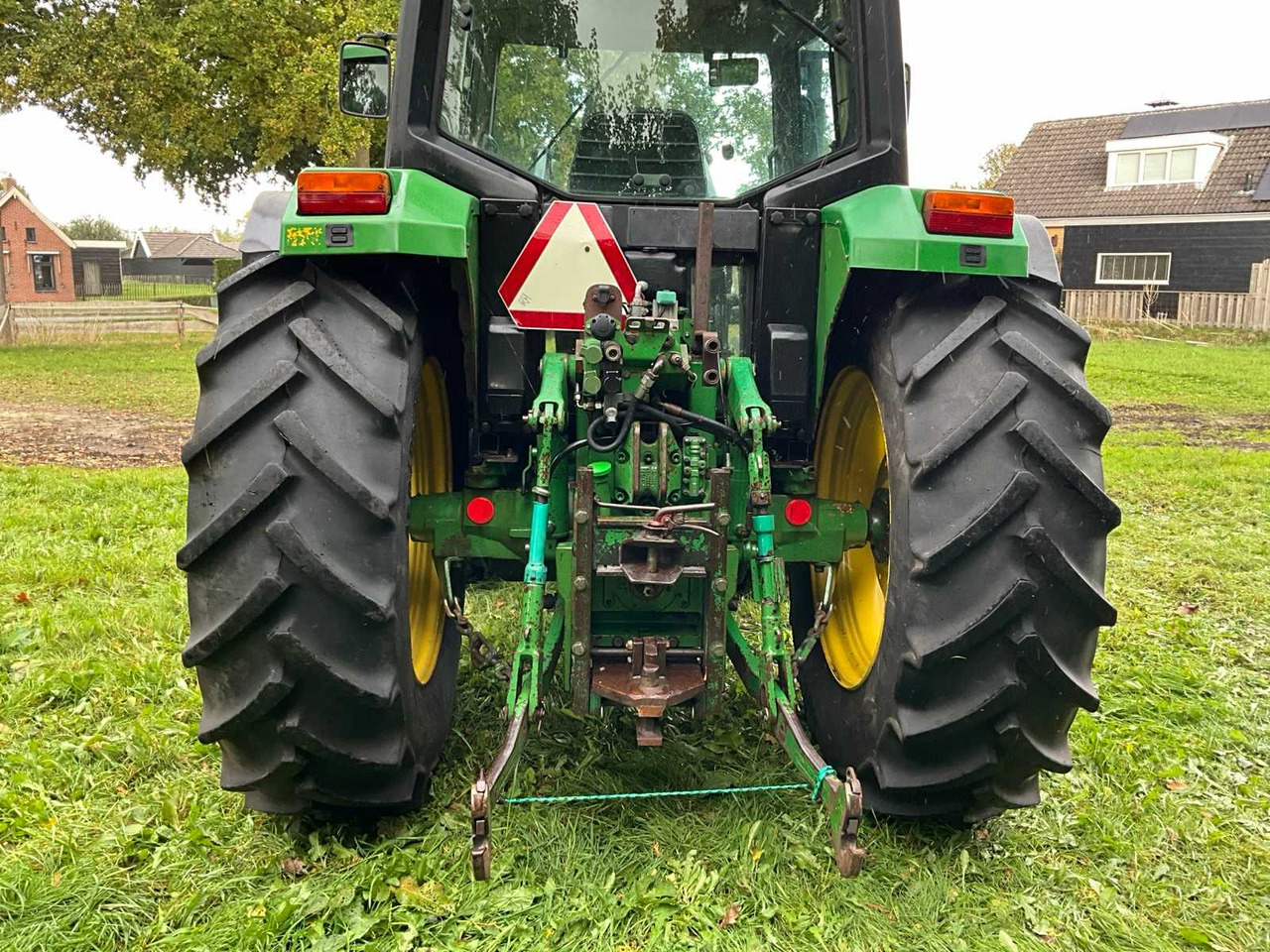 Tracteur agricole John Deere 6200