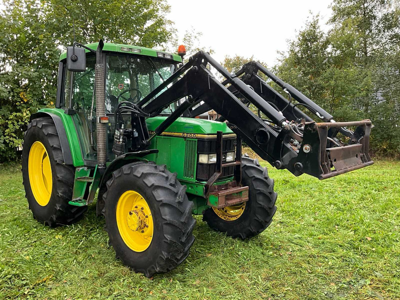 Tracteur agricole John Deere 6200