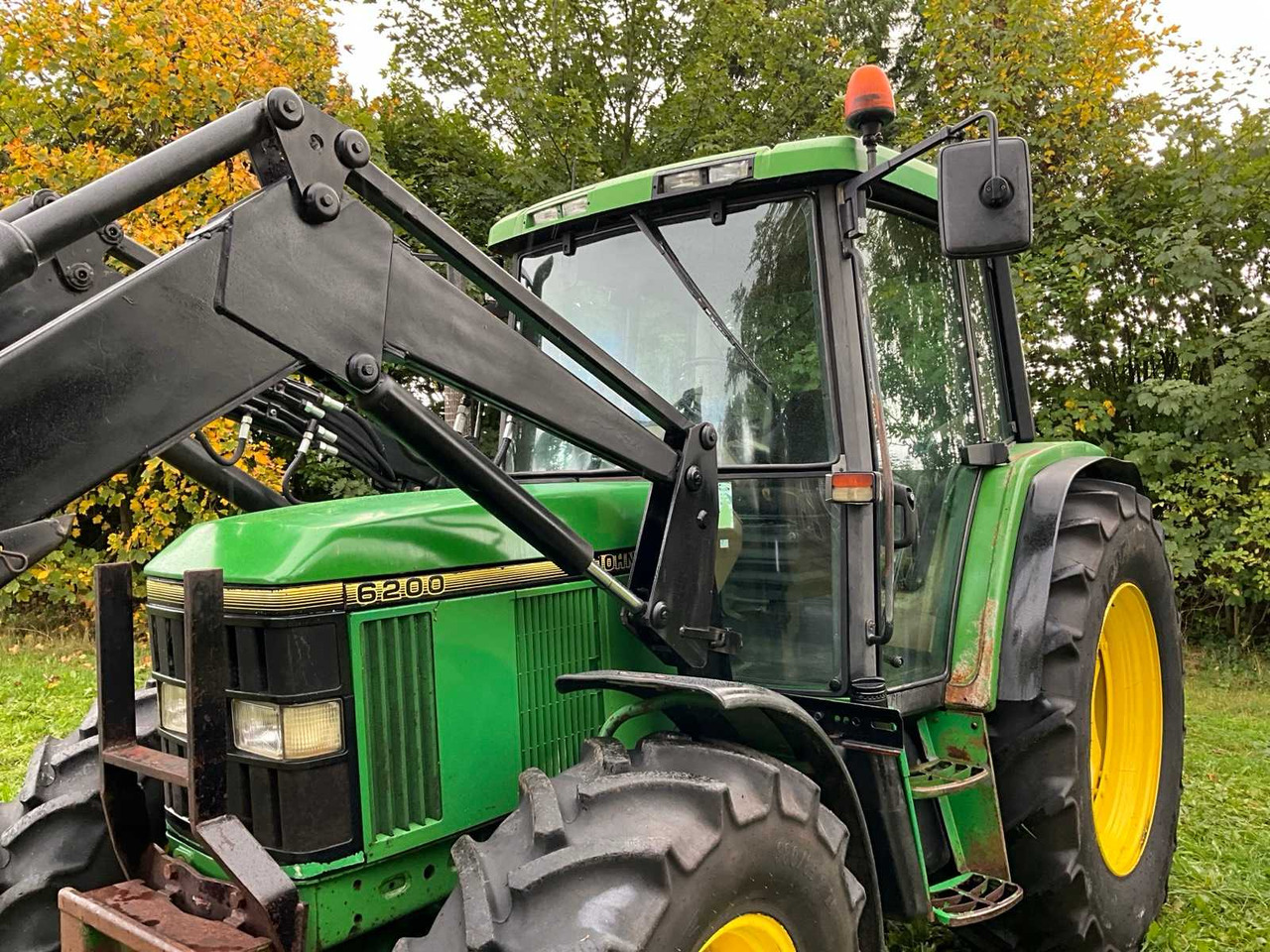 Tracteur agricole John Deere 6200