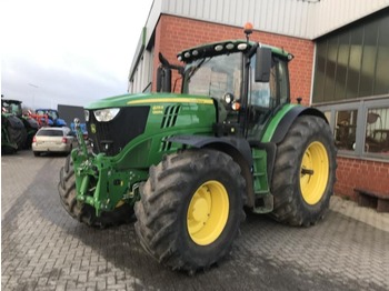 Tracteur agricole John Deere 6215R