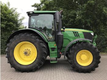 Tracteur agricole John Deere 6215R