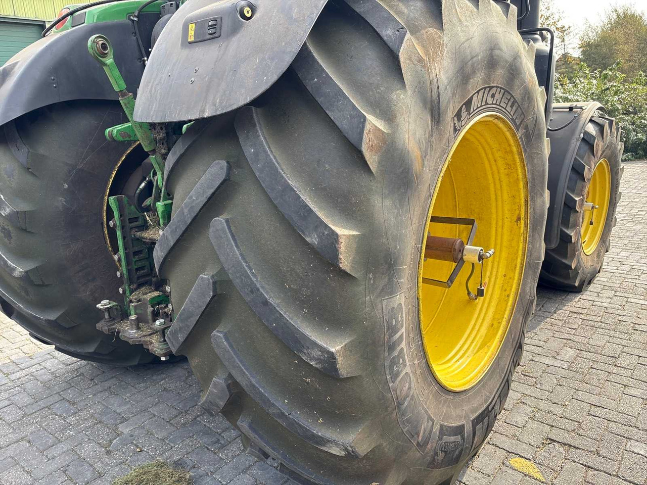 Tracteur agricole John Deere 6215R
