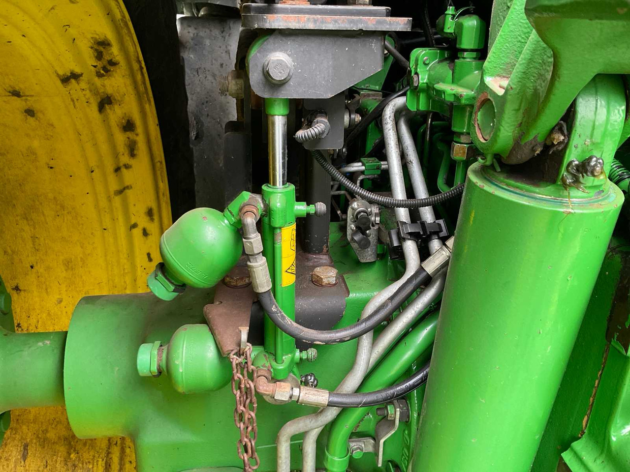 Tracteur agricole John Deere 6215R