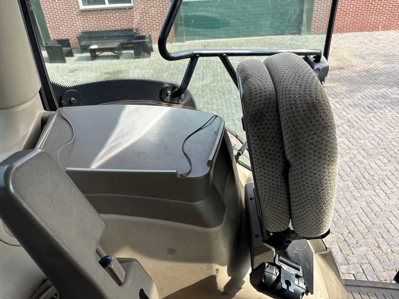 Tracteur agricole John Deere 6215R