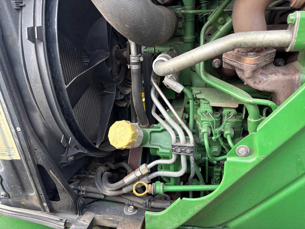 Tracteur agricole John Deere 6215R