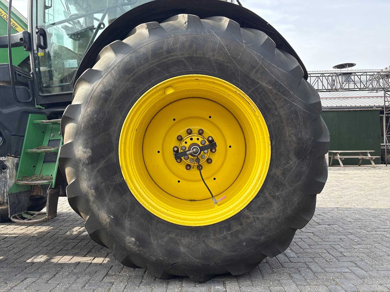 Tracteur agricole John Deere 6215R