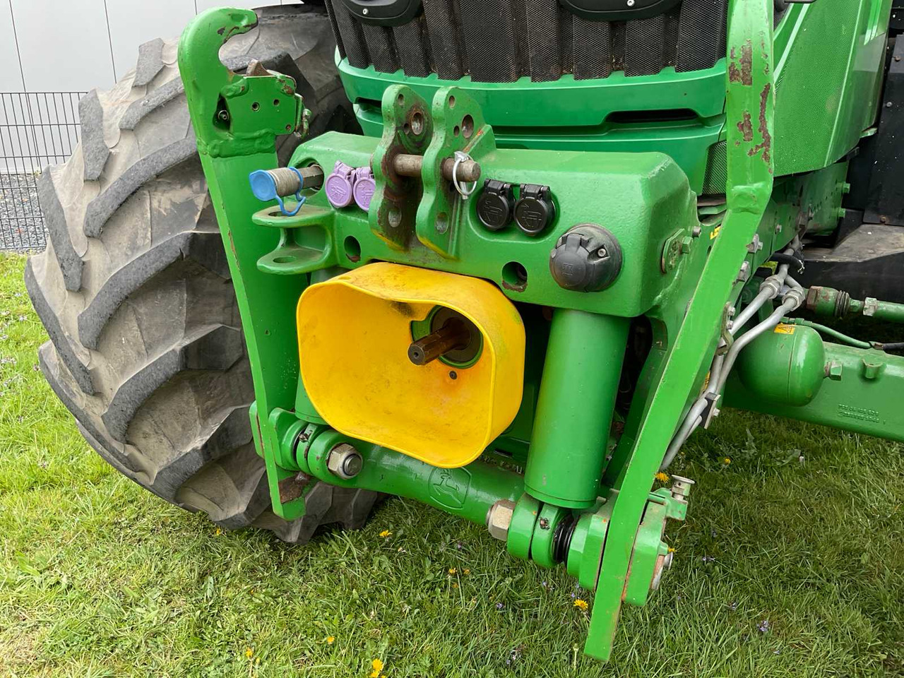 Tracteur agricole John Deere 6215R