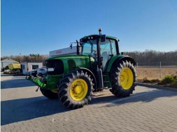 Tracteur agricole John Deere 6820