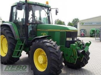 Tracteur agricole John Deere 6900