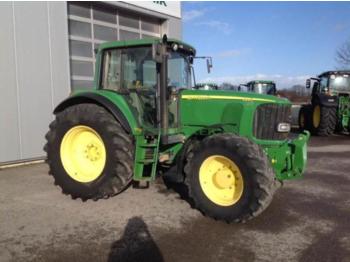 Tracteur agricole John Deere 6920