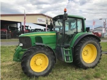 Tracteur agricole John Deere 6920