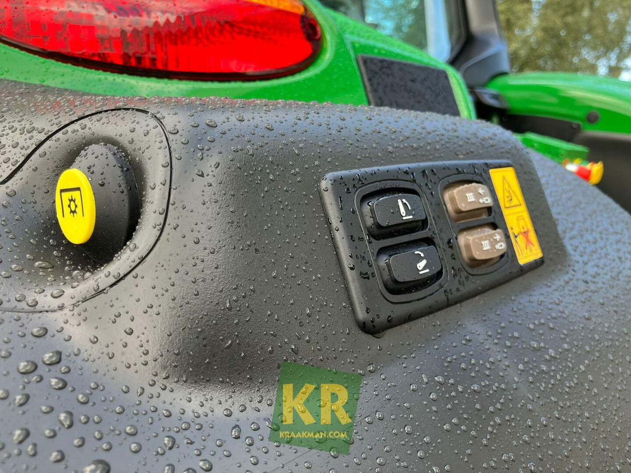 Tracteur agricole John Deere 6M 155