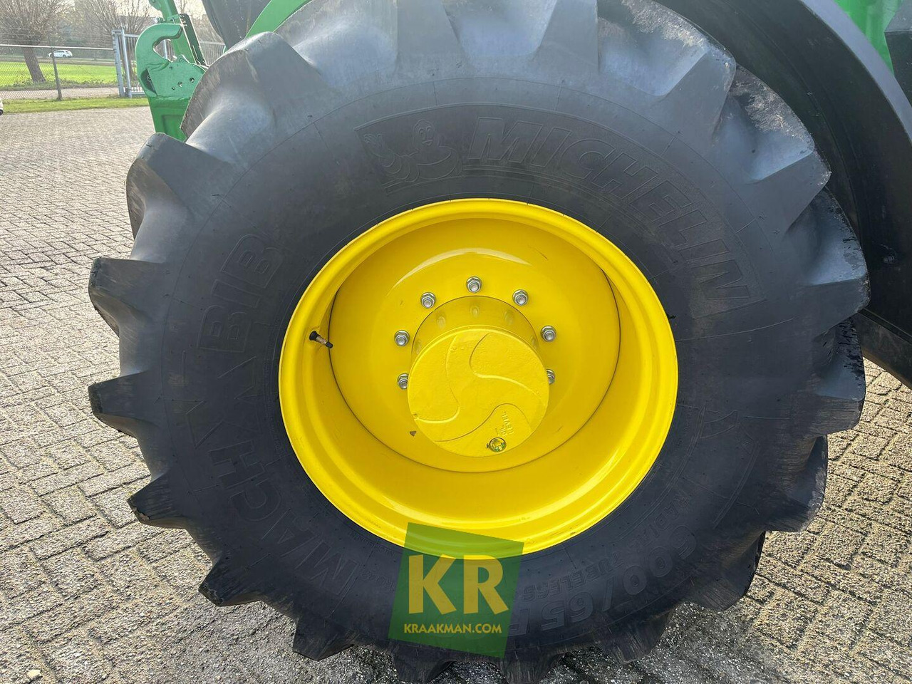 Tracteur agricole John Deere 6M 185