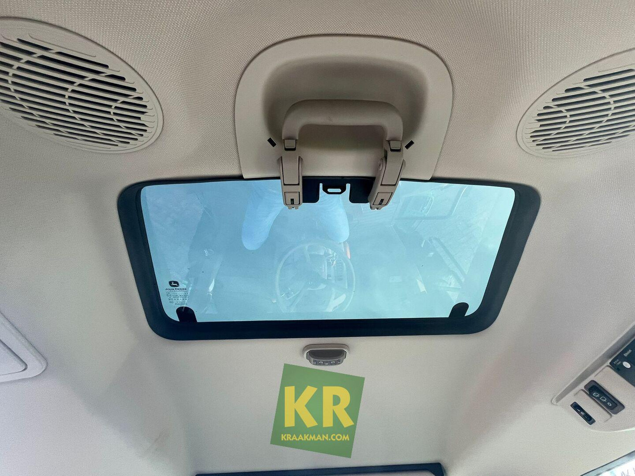 Tracteur agricole John Deere 6M 185