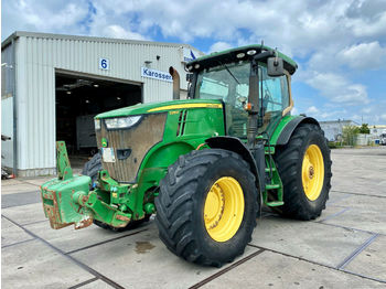 Tracteur agricole John Deere 7215 R