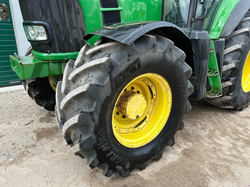 Tracteur agricole John Deere 7530