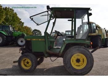 Tracteur agricole John Deere 755