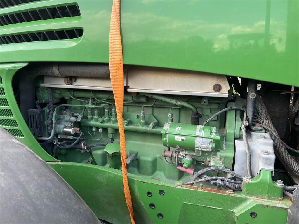Tracteur agricole John Deere 7820
