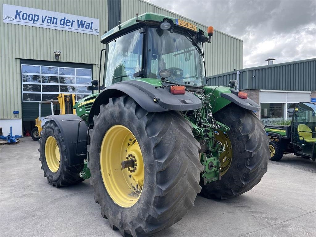 Tracteur agricole John Deere 7820