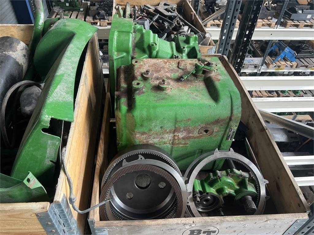 Tracteur agricole John Deere 7820
