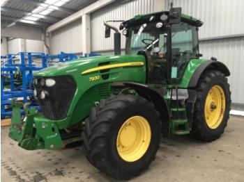 Tracteur agricole John Deere 7930