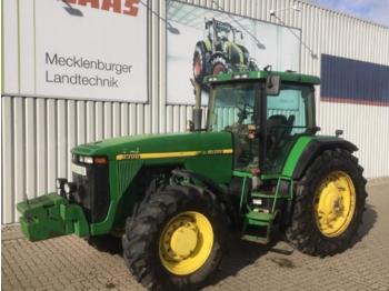 Tracteur agricole John Deere 8300