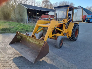Tracteur agricole John Deere JD410