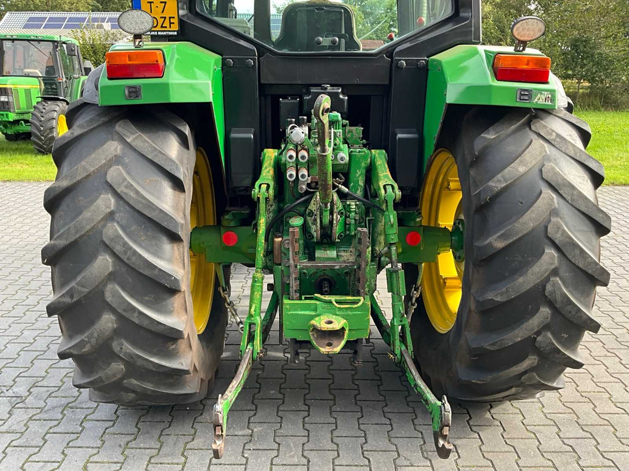 Tracteur agricole John deere 6100